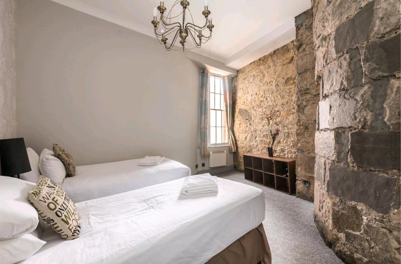 Unique 2 Bedroom Castle Suite Apartment - Near Edinburgh Castle & Royal Mile Ngoại thất bức ảnh